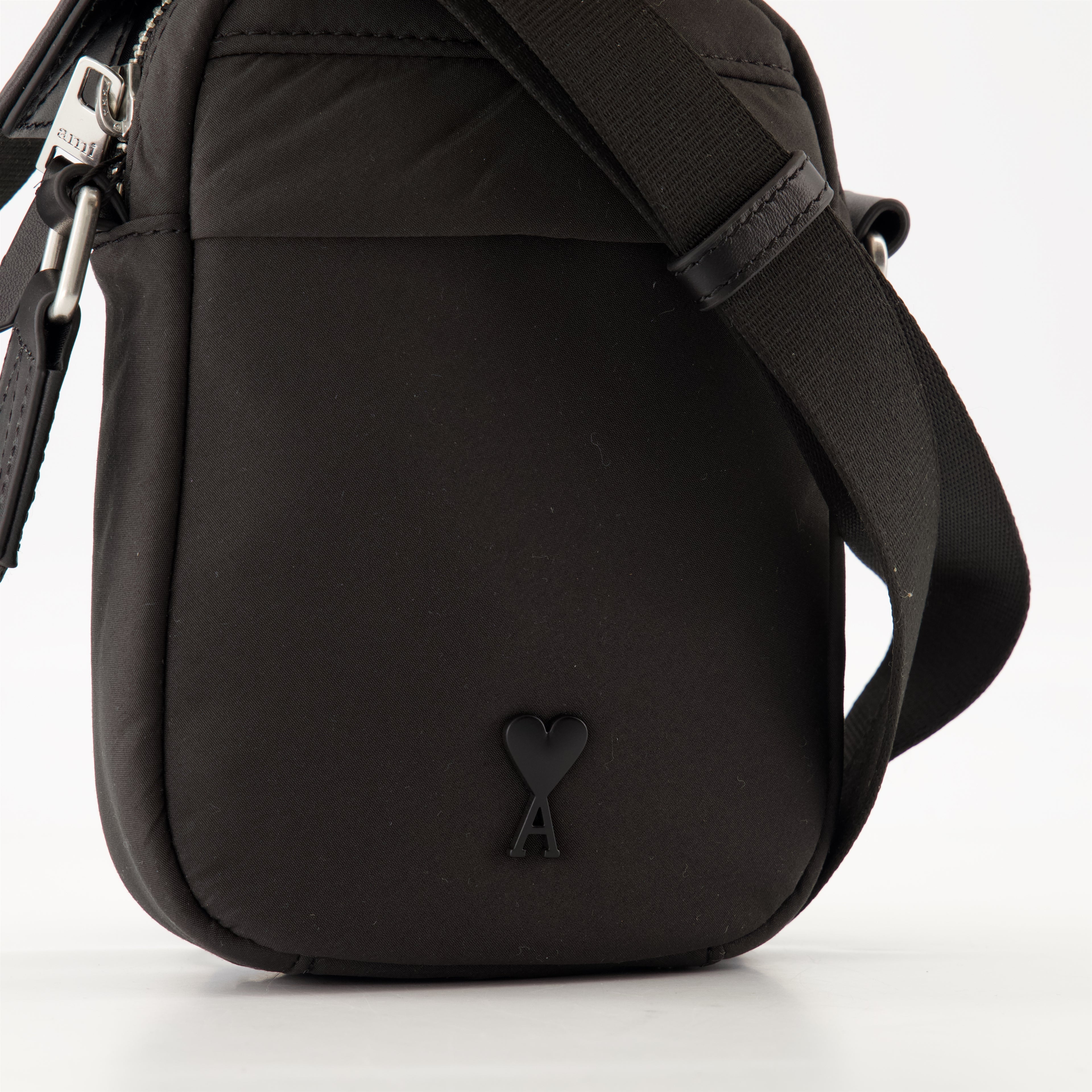 Umhängetaschen Petit sac Crossbody Ami de coeur Ami PARIS Schwarz Unisex