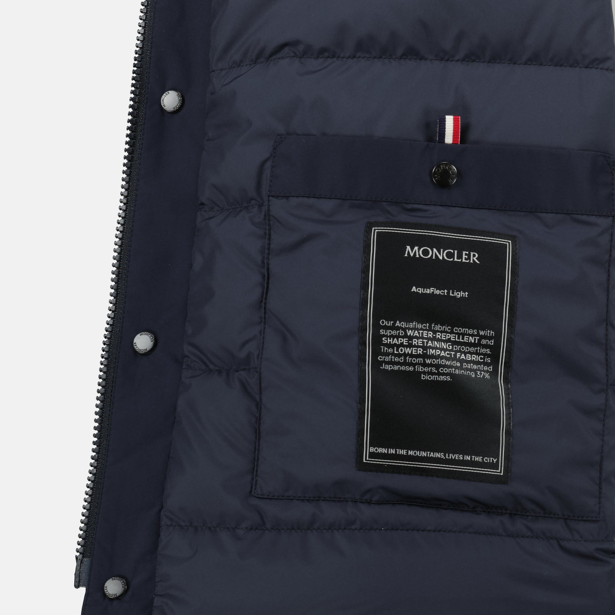 Image of the Moncler Gascogne shirt jacket for men - Autumn-Winter Season 2025 - Detailed view_2