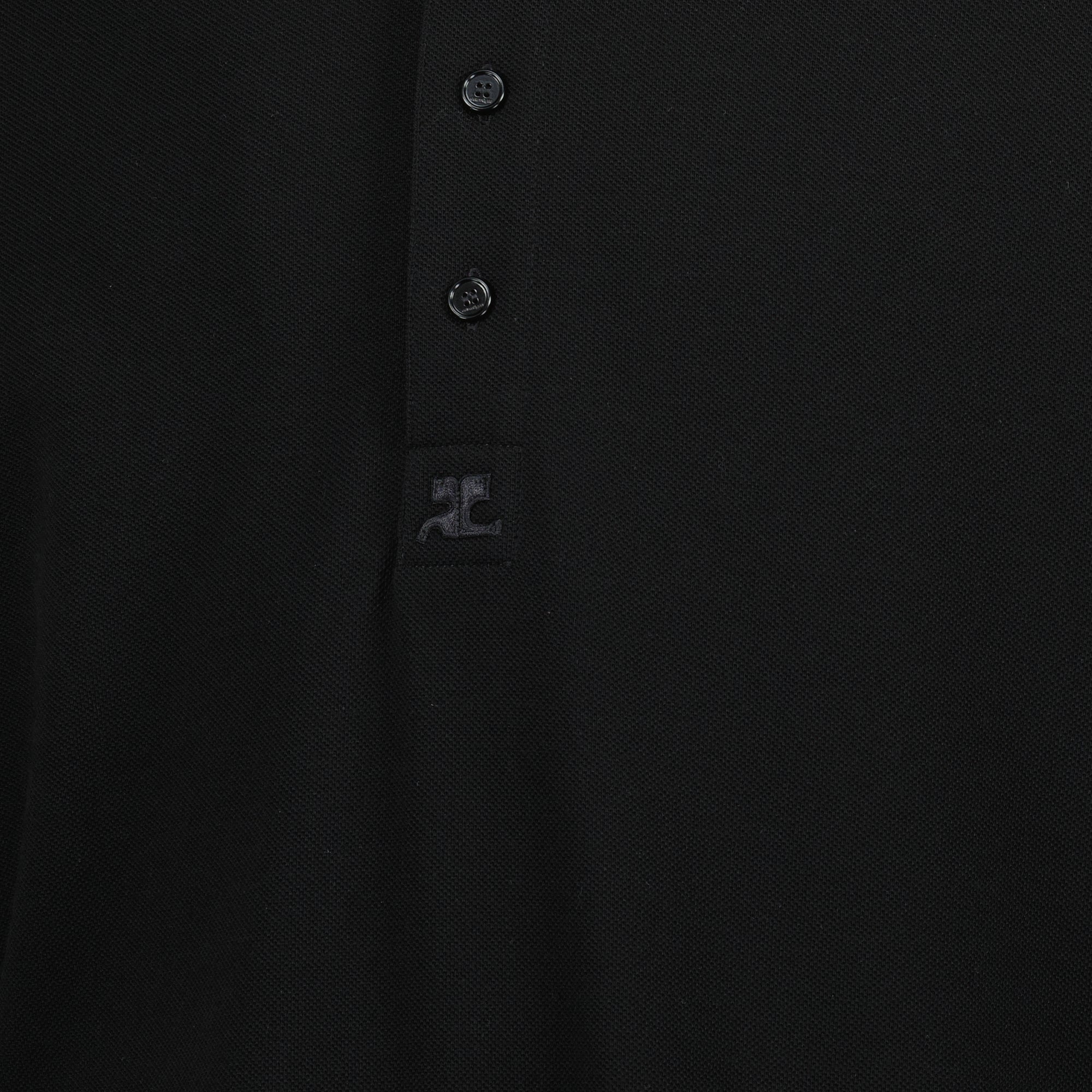 Bild des schwarzen Poloshirts mit langen Ärmeln für Herren von Courrèges - Frühjahr-Sommer 2026 - Detailansicht_2