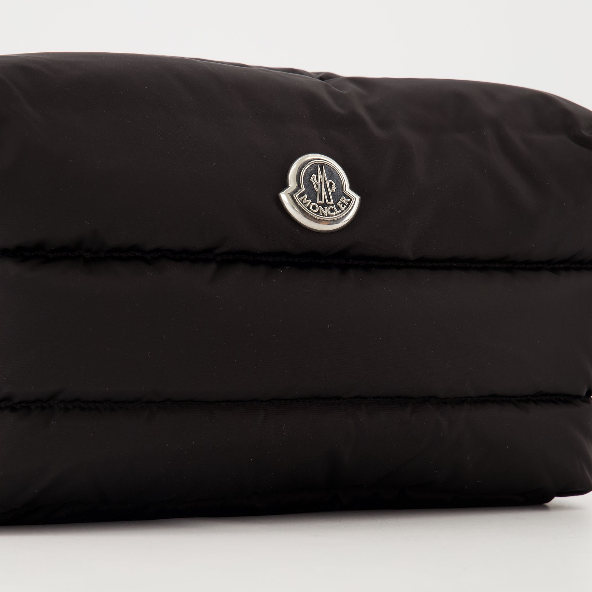 Immagine del necessaire Caradoc del marchio Moncler per Donna - Stagione Autunno-Inverno 2025 - Vista Dettagliata_2