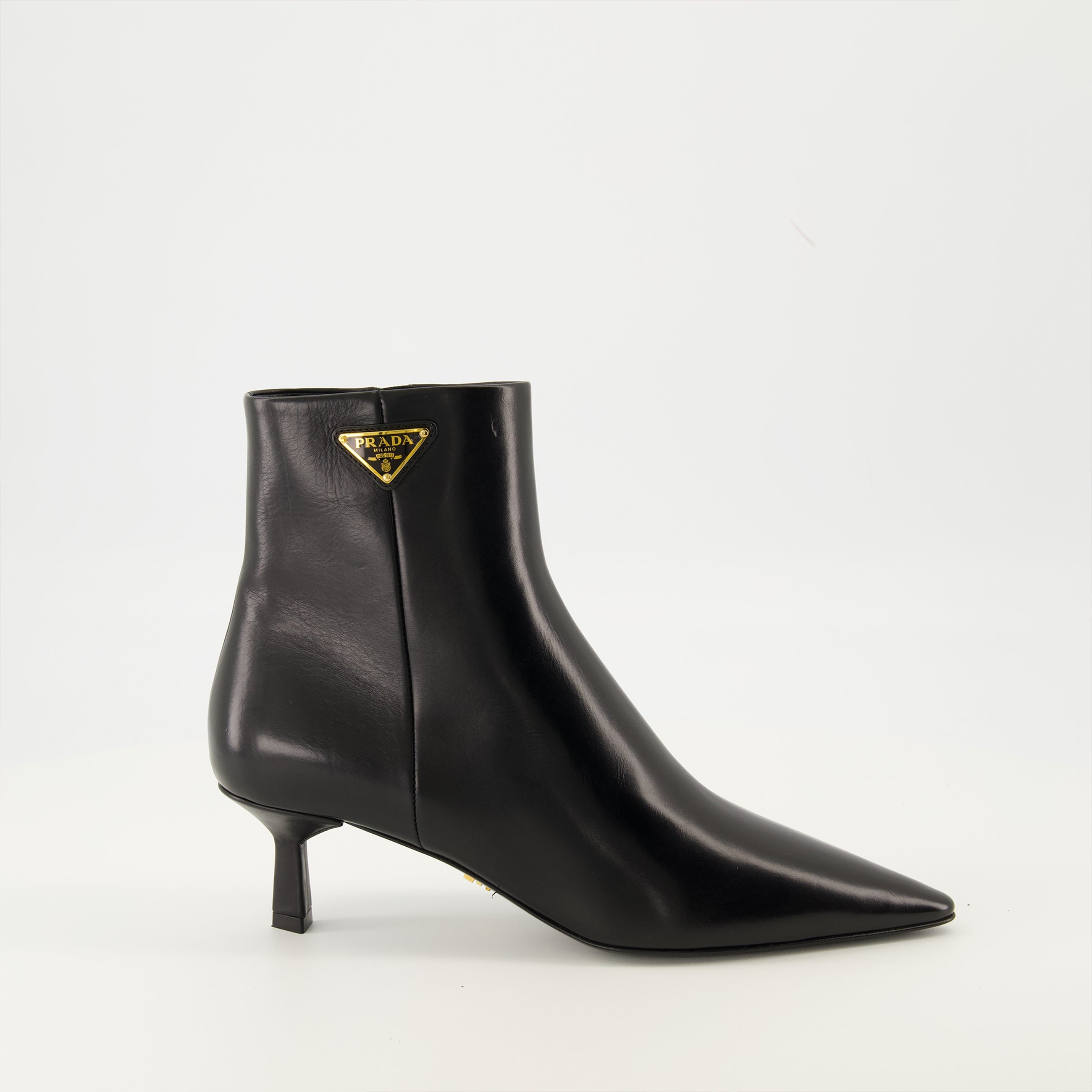 Image of Prada brand leather ankle boots for Women - Autumn-Winter 2025 - Right side view