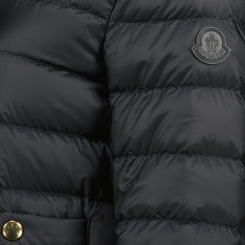 Imagem do artigo Casaco curto de penas preto com flores da marca Moncler para senhora - Temporada Primavera-Verão 2026 - Vista Detalhada_1
