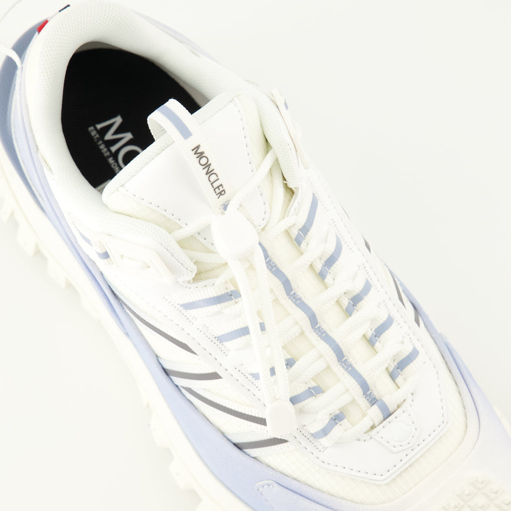 Imagen de las zapatillas Trailgrip azules de Moncler para Mujer - Temporada Primavera-Verano 2026 - Vista detallada de arriba