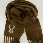 Image of the Ami Heart Scarf from the brand Ami PARIS for Unisex - Fall-Winter 2025 - Detailed View_2