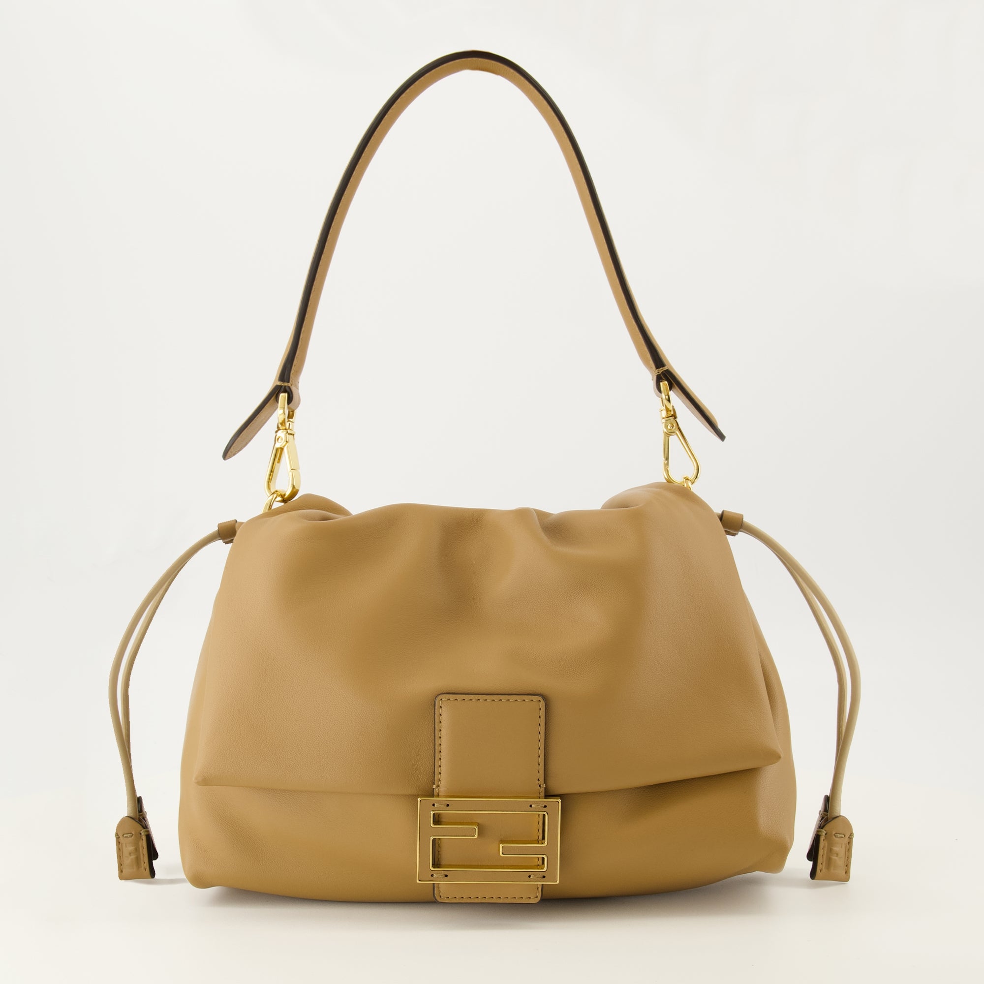 Image de l'article Sac Mamma Baguette Medium de la marque Fendi pour Femme - Saison Automne-Hiver 2025 - Vue de Face