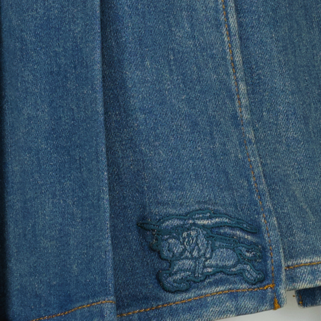 Immagine della mini gonna in denim blu di Burberry per donna - Collezione Primavera-Estate 2026 - Vista Dettagliata_2