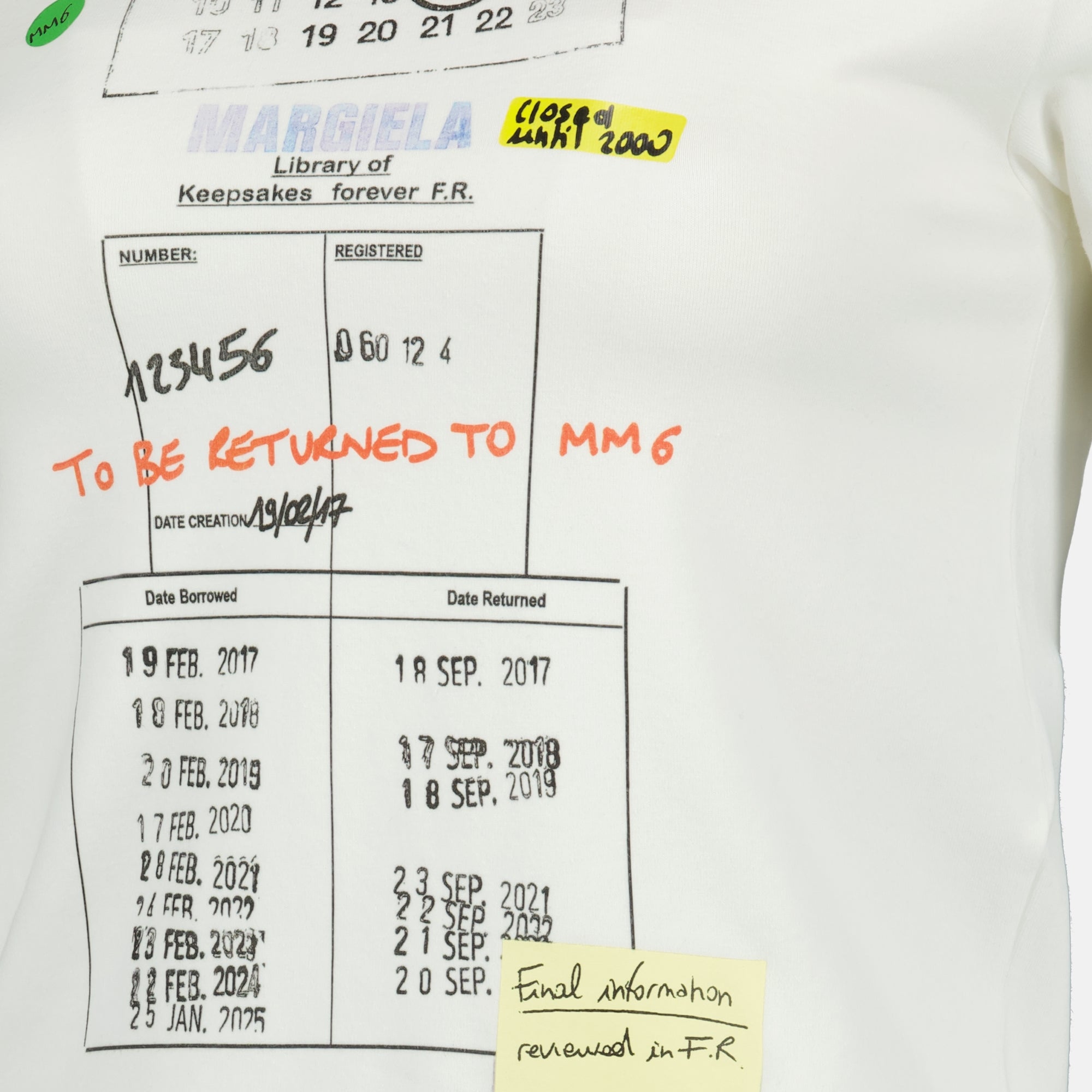 Image de l'article T-shirt imprimé blanc de la marque Mm6 pour Femme - Saison Printemps-Été 2026 - Vue détaillée_1