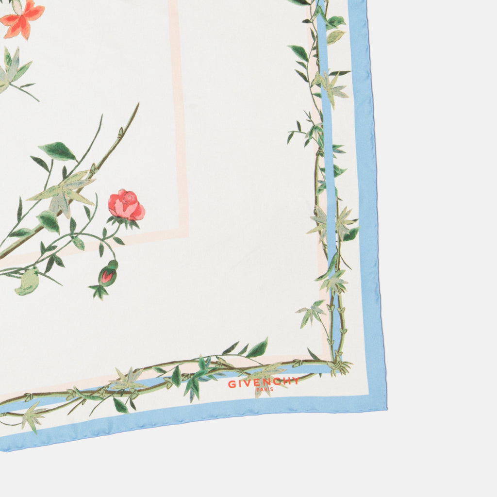 Image of the Givenchy Women's Floral Printed Shawl - Fall-Winter 2025 - Detailed View 4