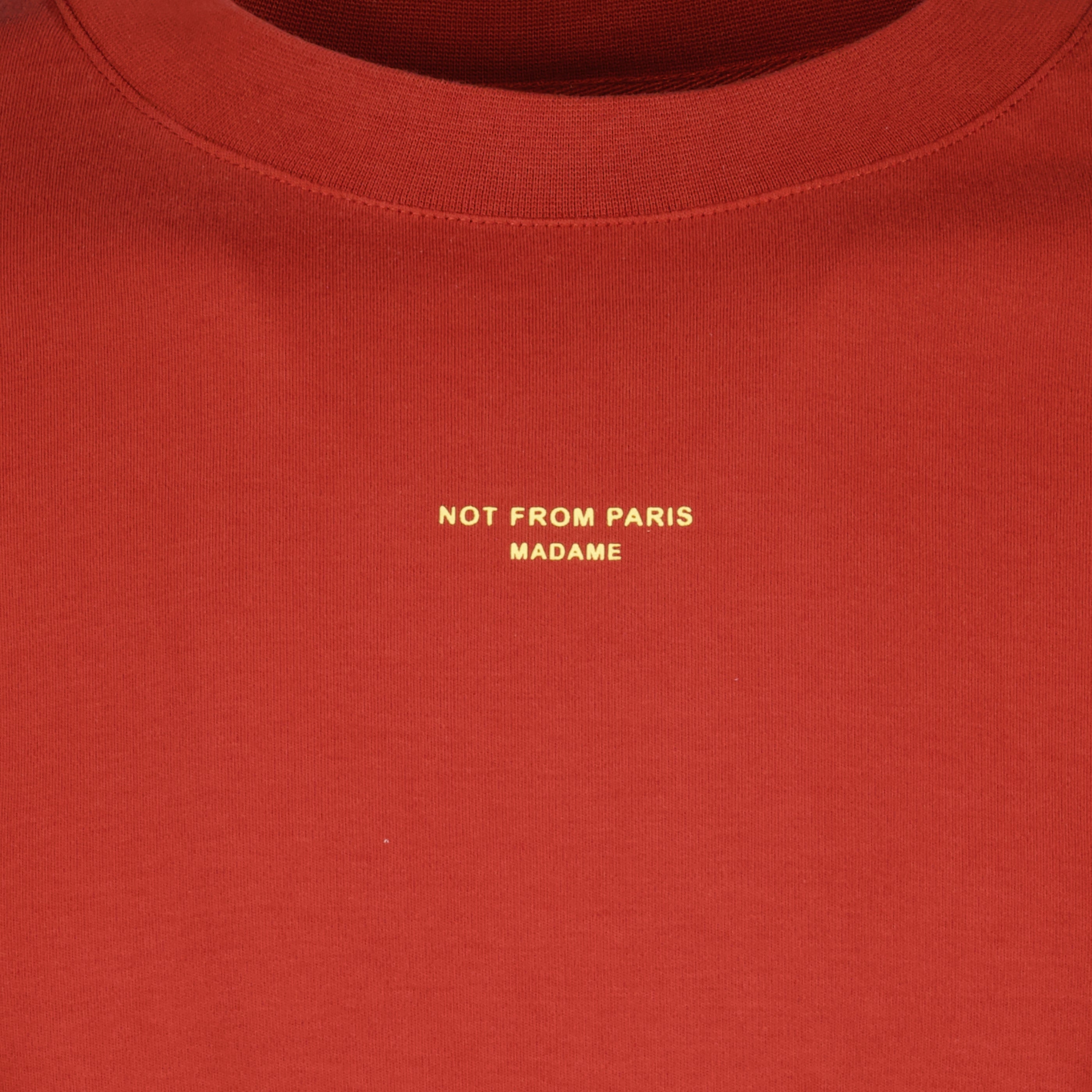 男性用ブランドDrole De Monsieurの赤いスローガンTシャツの記事画像 - 2026年春夏 - 詳細ビュー_2