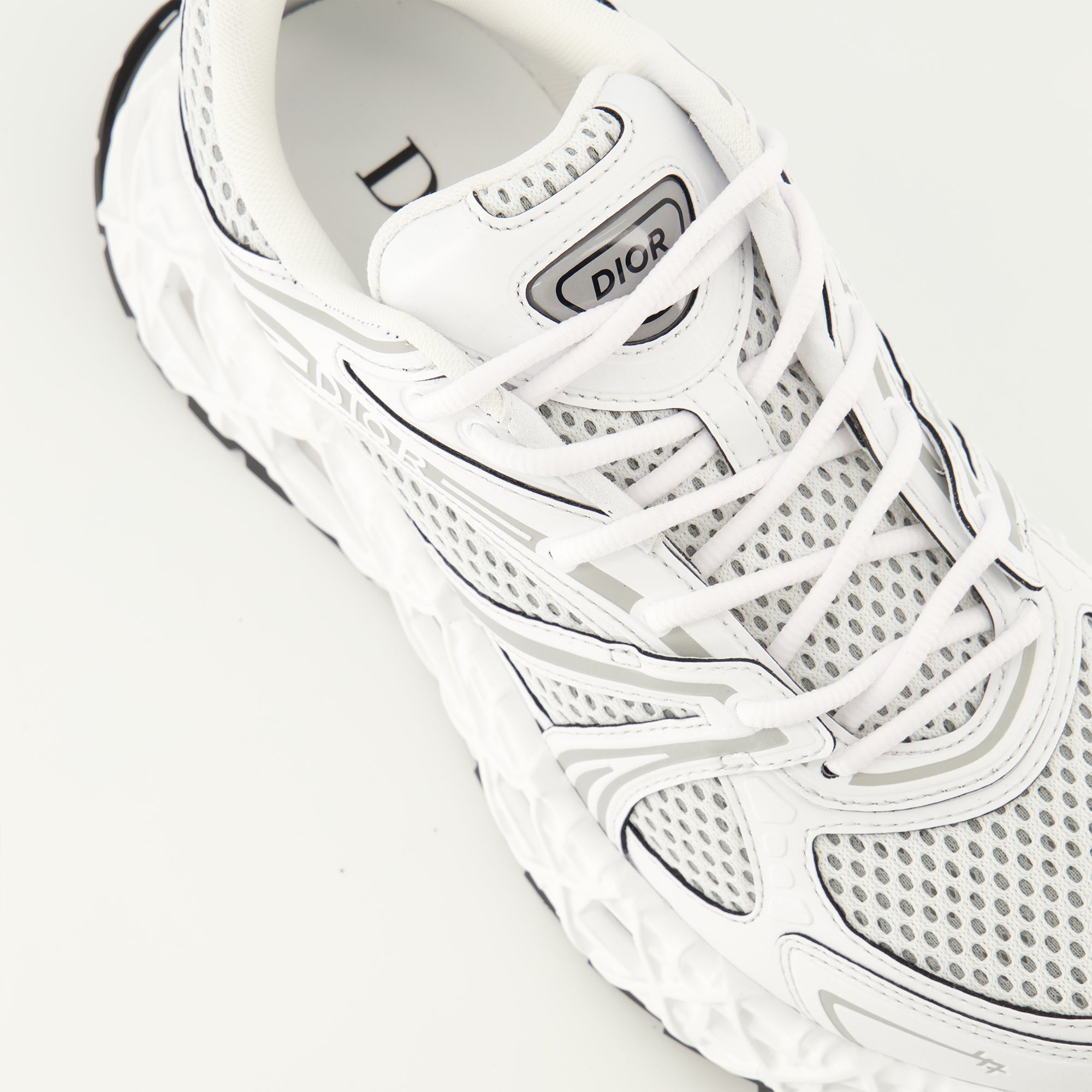 Image of the Dior Men's B35 White Sneakers - Spring-Summer 2026 - Top Detailed View