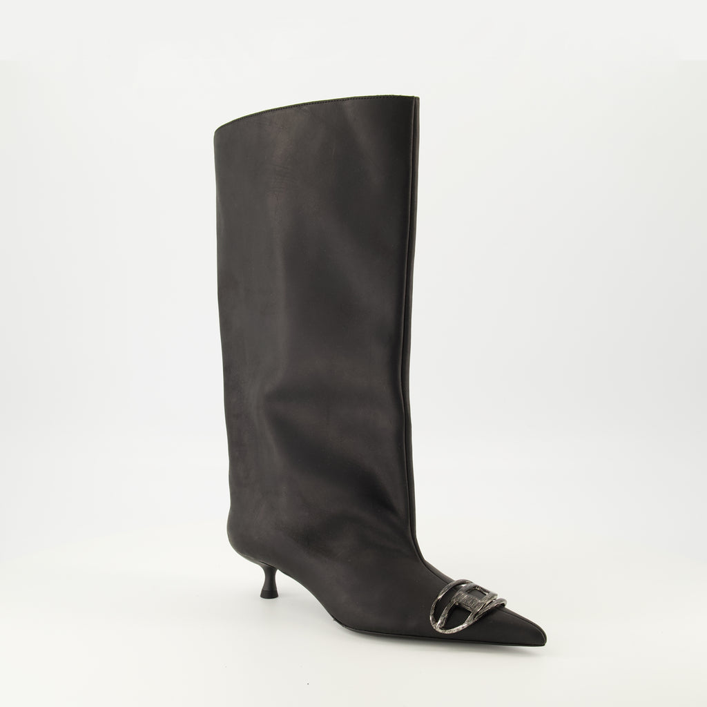 Image of the D-Venus black boots by Diesel for Women - Autumn-Winter 2025 - Three-quarters front right view