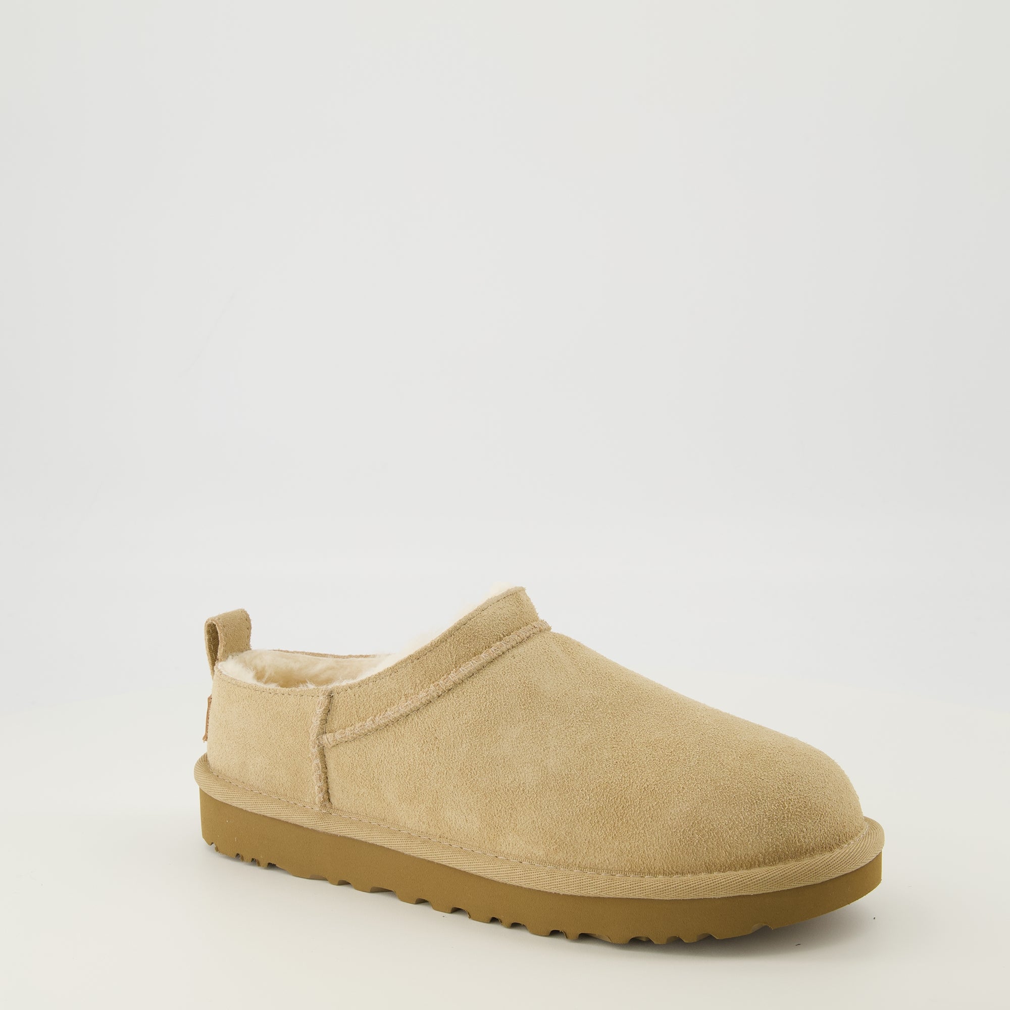 Image of the Ugg Classic Micro beige boots for women - Spring-Summer 2026 season - Right three-quarter front view