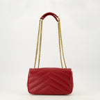 Imagen del bolso Loulou small rojo de la marca Saint Laurent para Mujer - Temporada Primavera-Verano 2026 - Vista Trasera