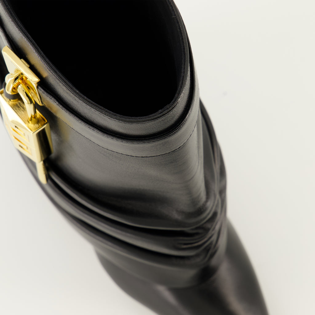 Image of the Givenchy Shark Lock ankle boots for women - Autumn-Winter 2025 season - Detailed top view