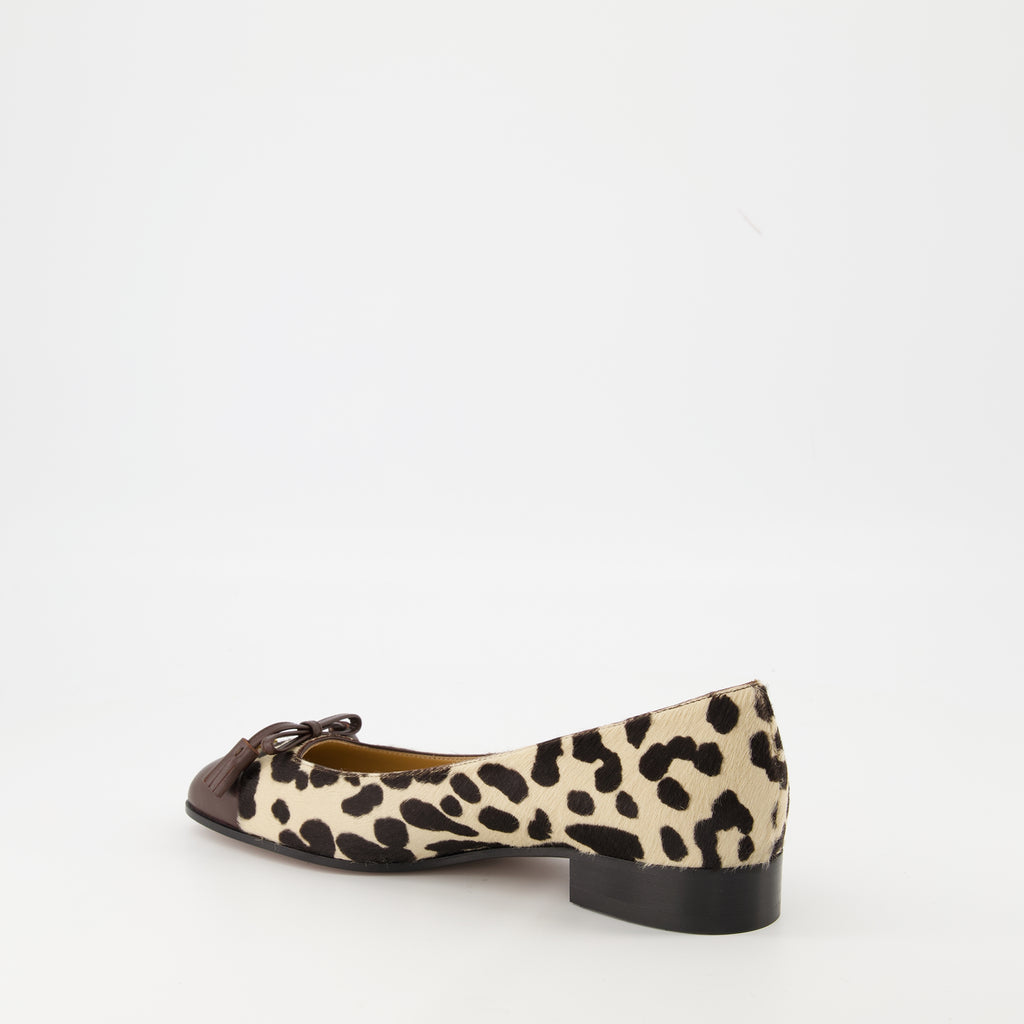 Chaussures plates Valet du roi Ballerinas Valentino Garavani Beige Femme