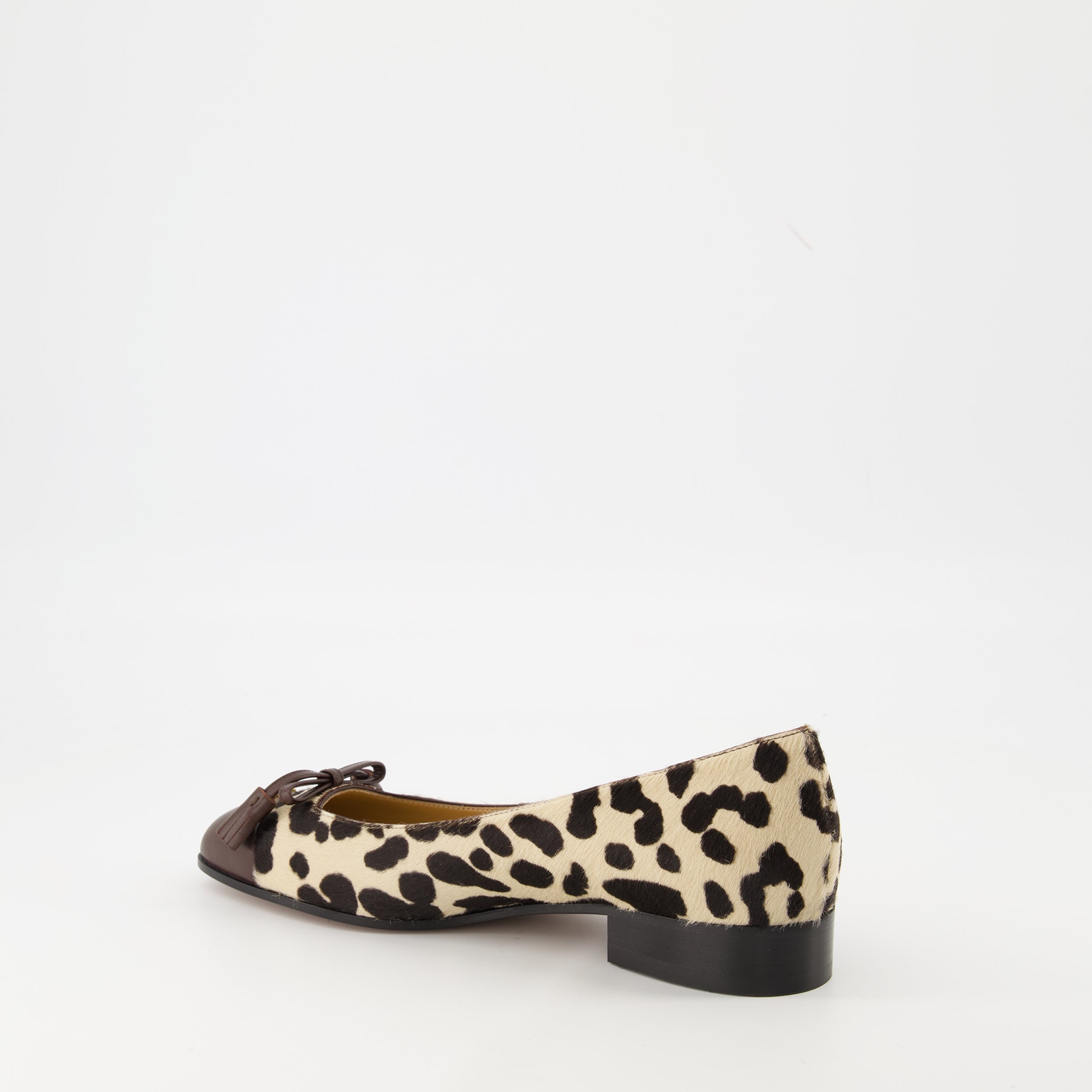 Chaussures plates Valet du roi Ballerinas Valentino Garavani Beige Femme