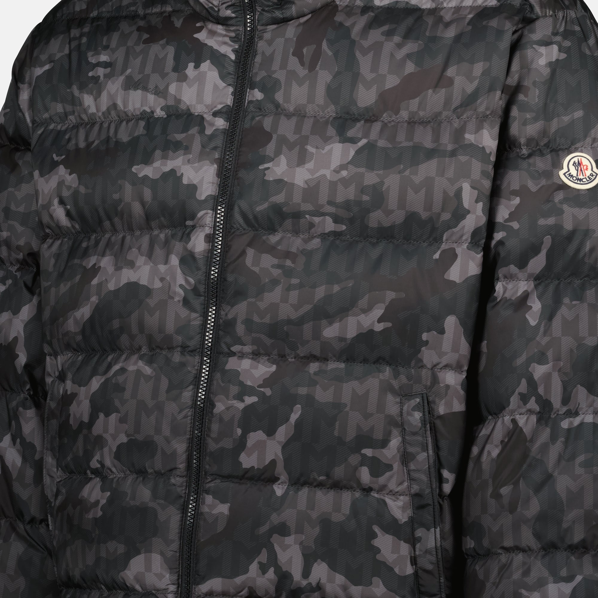 オーベピン ダウンジャケット Moncler - メンズ – myCompañero