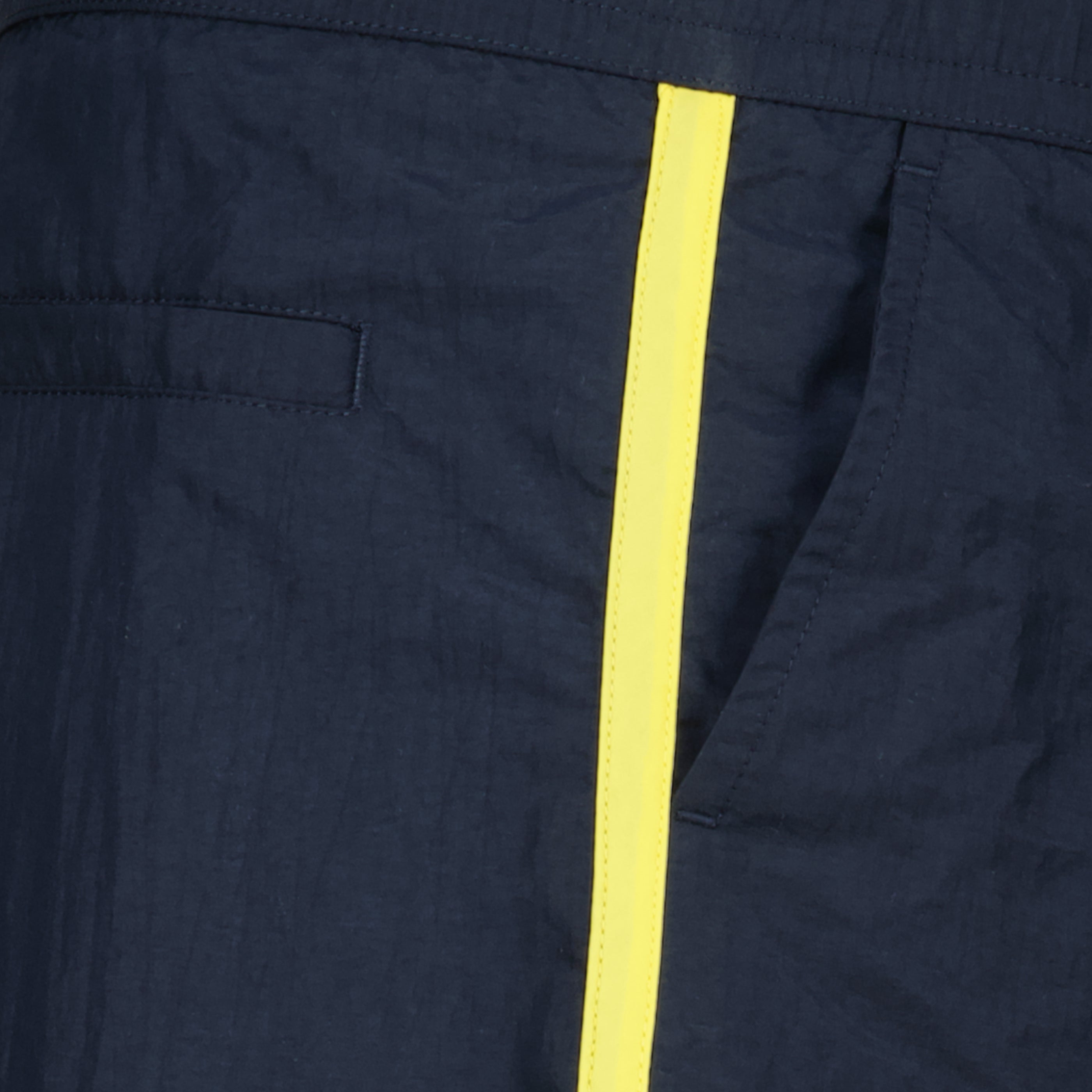 Bild der Drole De Monsieur Herren Badehose aus marineblauem Nylon mit Palmen - Frühling-Sommer 2026 - Detailansicht_2