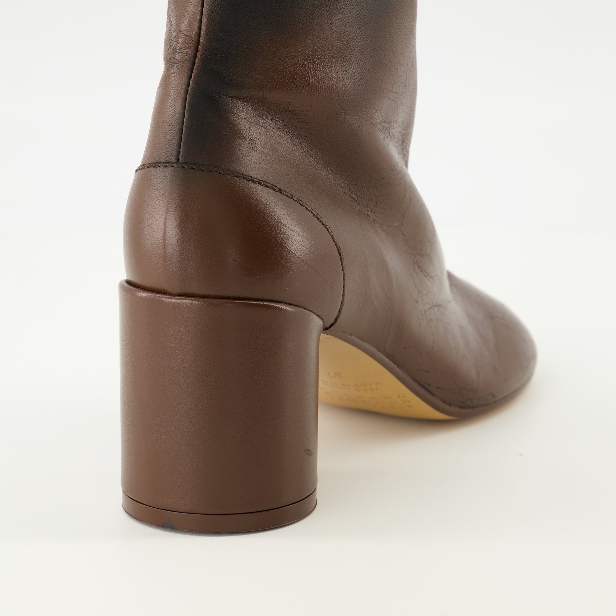 Image de l'article Bottines Anatomic Ankle marron de la marque Mm6 pour Femme - Saison Automne-Hiver 2025 - Vue de dessus paire de chaussure