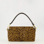 Image de l'article Sac Baguette léopard de la marque Fendi pour Femme - Saison Automne-Hiver 2025 - Vue de Dos