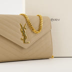 Image of the Cassandre chain wallet from the Saint Laurent brand for Women - Autumn-Winter 2025 - Detailed View_2