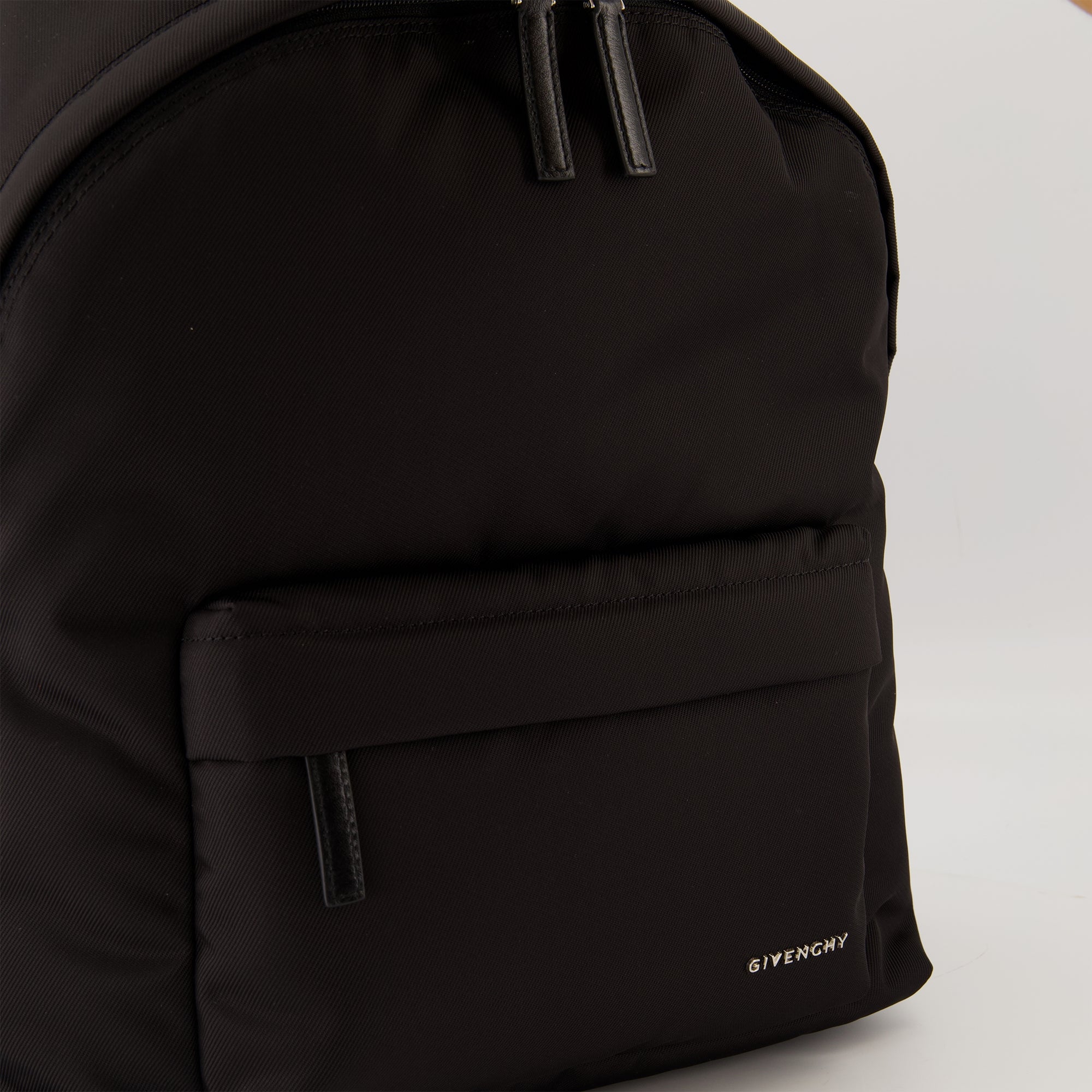 Image de l'article Sac à dos Essential U de la marque Givenchy pour Homme - Saison Automne-Hiver 2025 - Vue détaillée_2