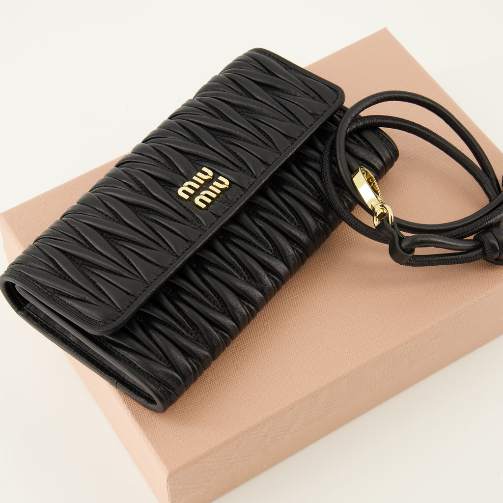 Image de l'article Portfeuilles à bandoulière noir de la marque Miu Miu pour Femme - Saison Printemps-Été 2026 - Vue détaillée_2