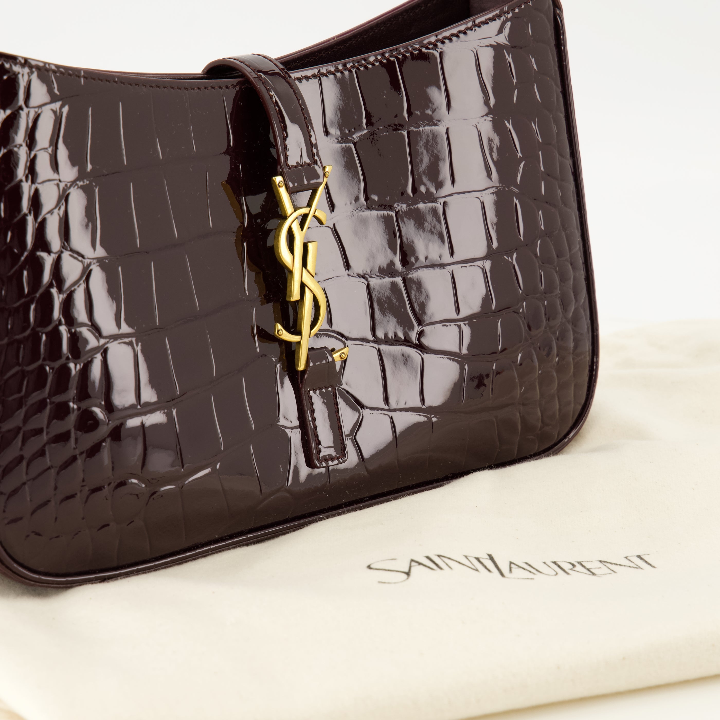 Sacs à main et épaule Sac Le 5 à 7 en cuir verni embossé crocodile bordeaux Saint Laurent Bordeaux Femme