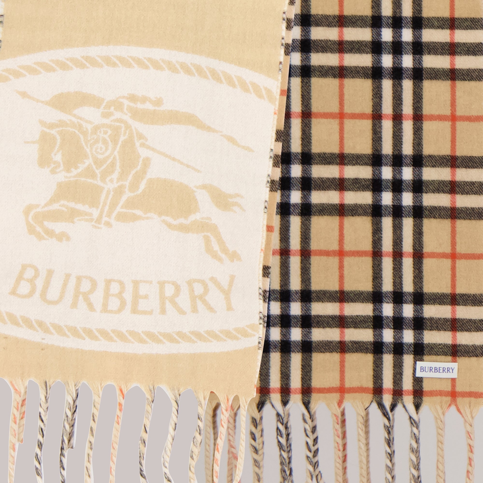 Image of the Burberry Cavalier EKD Scarf for Unisex - Autumn-Winter 2025 - Detailed View 3