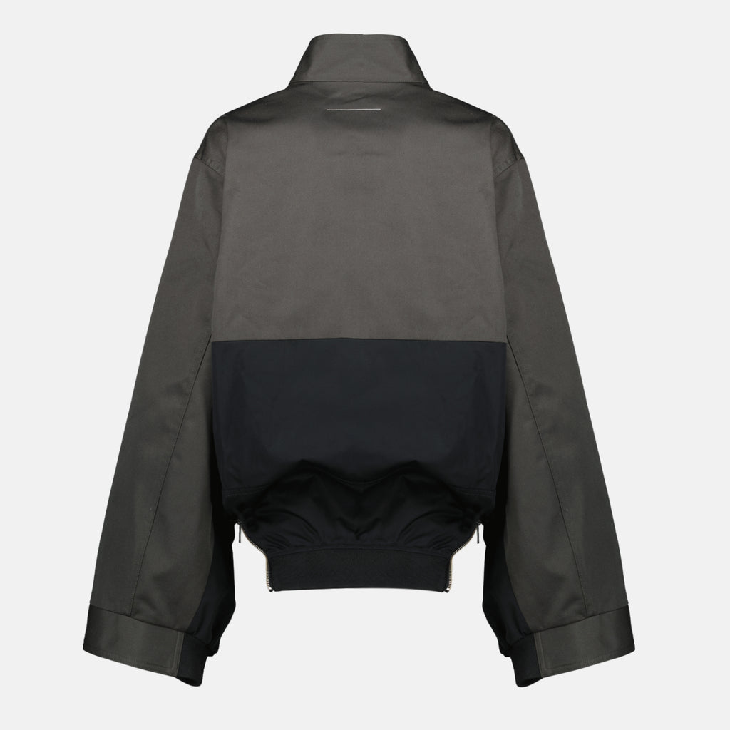 브랜드 Mm6의 여성용 블랙과 그레이 투톤 지퍼 재킷 이미지 - 2026년 봄/여름 시즌 - 후면 보기