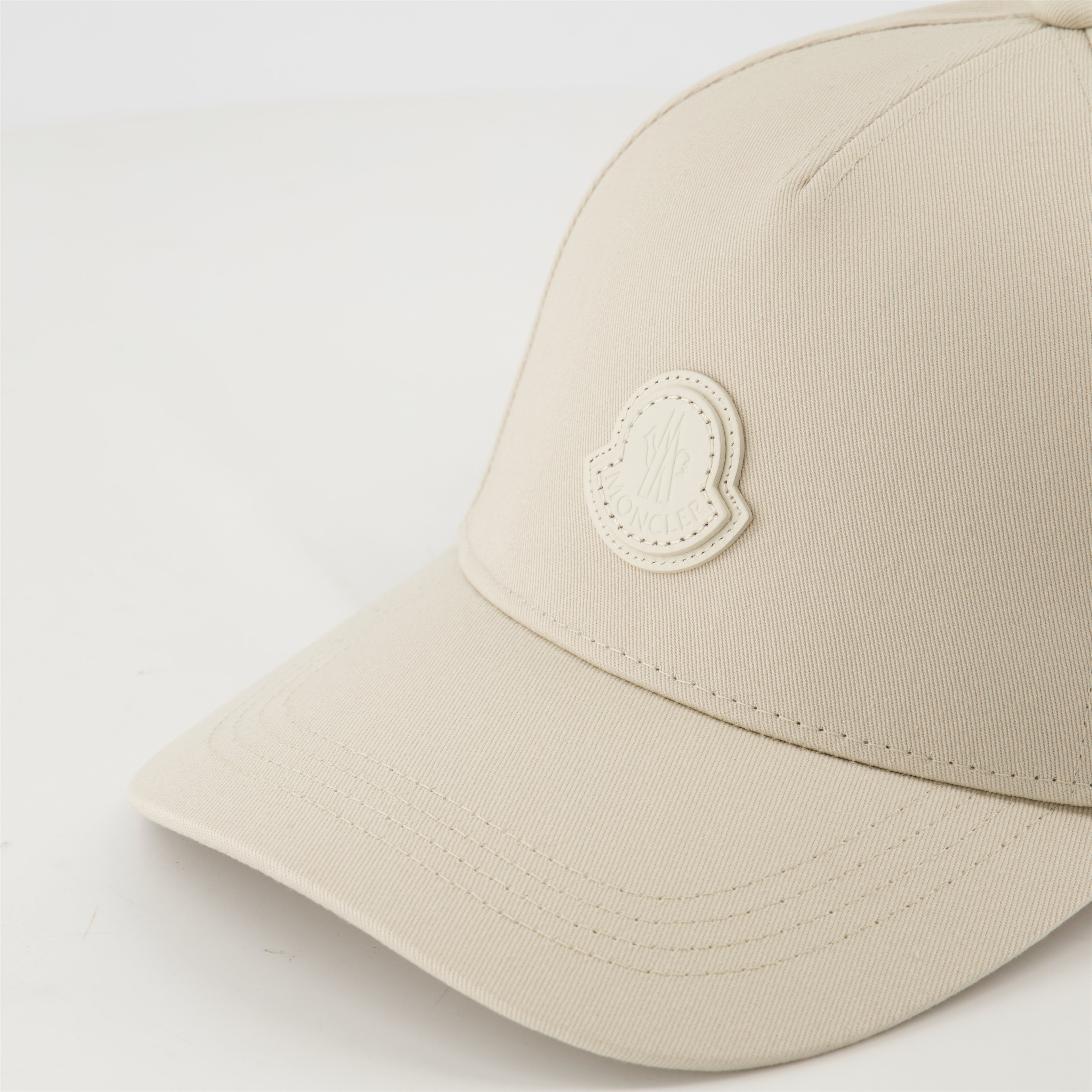 Chapeaux, casquettes et bonnets Casquette à logo en cuir Moncler Beige Homme