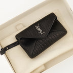 Bild des Micro Cassandre Umschlags der Marke Saint Laurent für Frauen - Herbst-Winter 2025 - Detailansicht_2