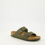 Imagen de las sandalias Arizona de la marca Birkenstock para hombres - Temporada Otoño-Invierno 2025 - Vista tres cuartos frontal derecha