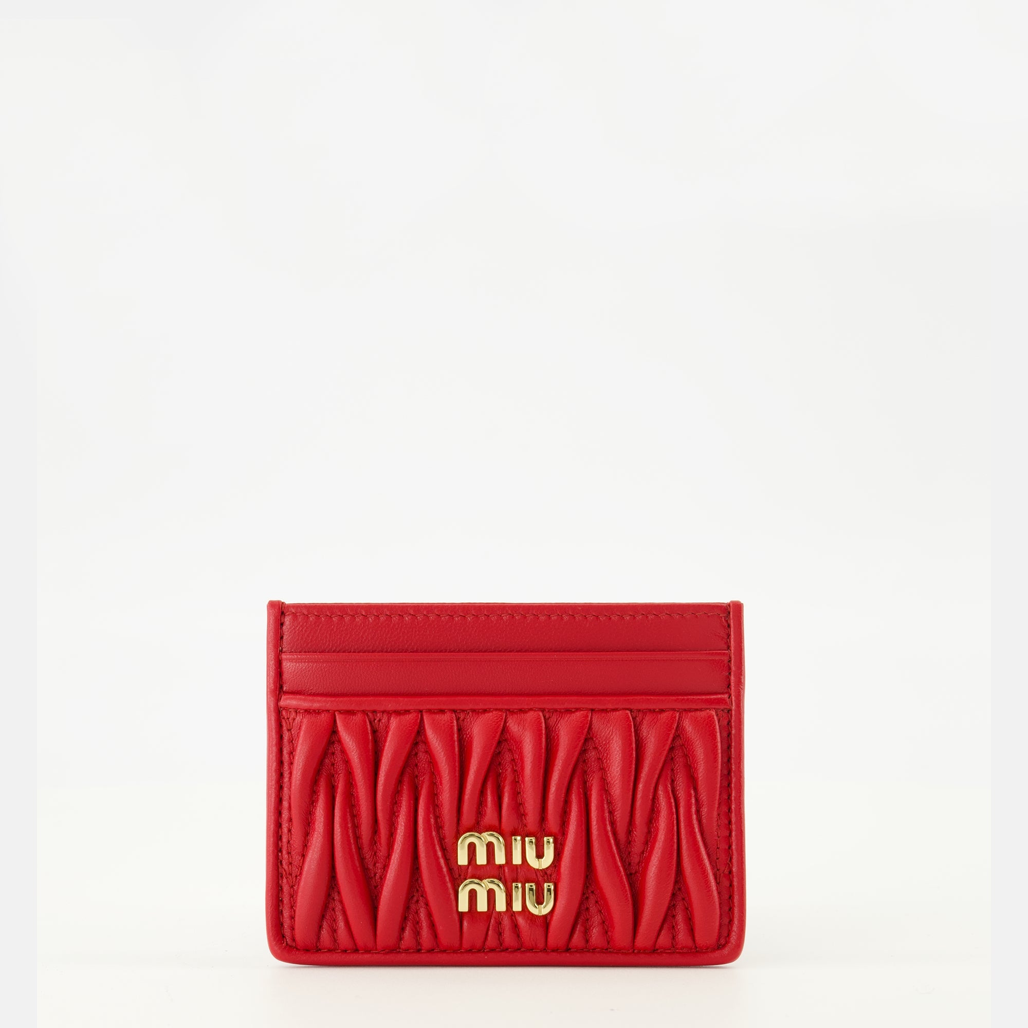 Image de l'article Porte-cartes en cuir matelassé rouge de la marque Miu Miu pour Femme - Saison Printemps-Été 2026 - Vue de Face