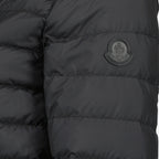 Imagen de la chaqueta corta de plumas Juju negra de la marca Moncler para mujer - Temporada Primavera-Verano 2026 - Vista Detallada 2
