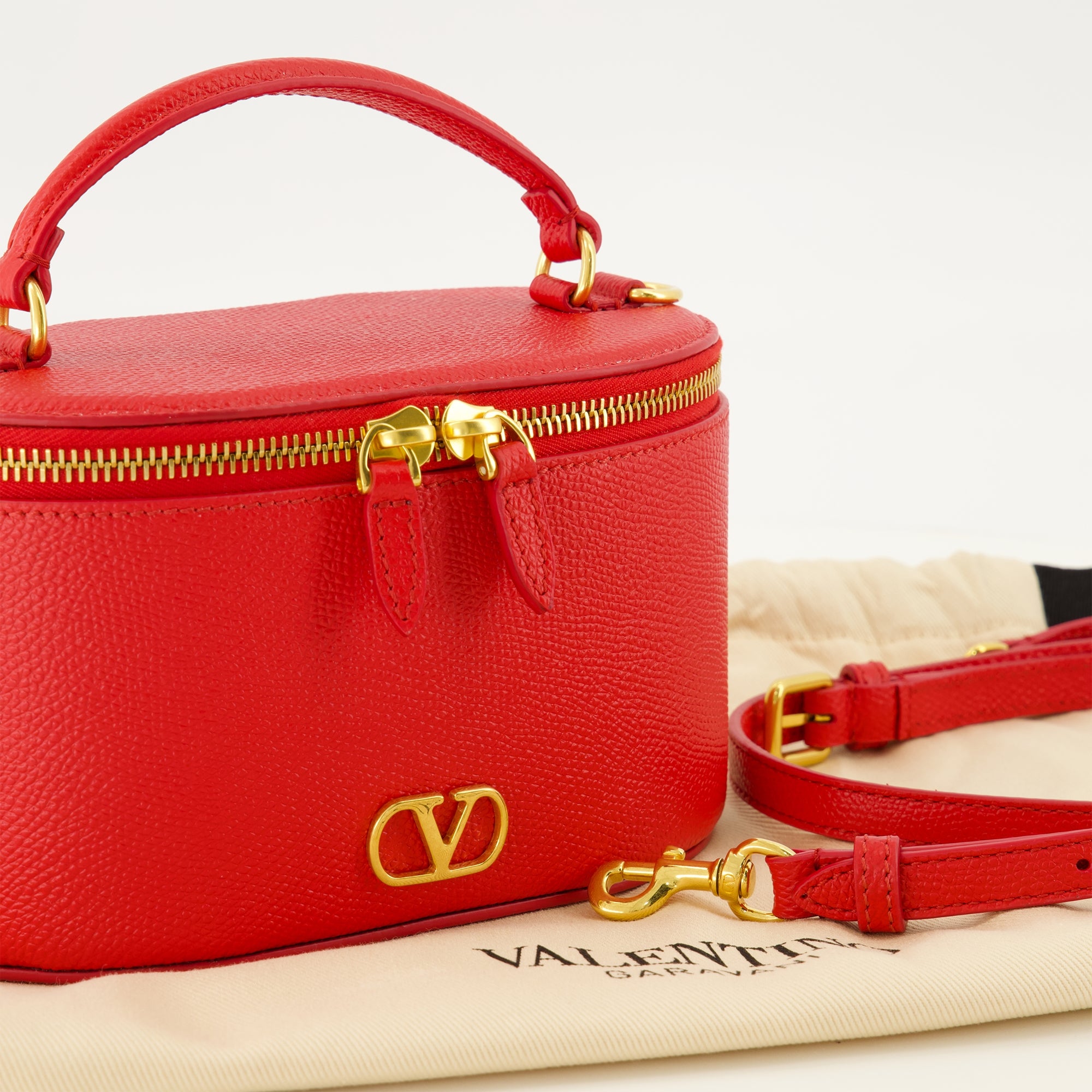 Pochettes Red Leather Vanity Case Mini Bag Valentino Garavani Rouge Femme