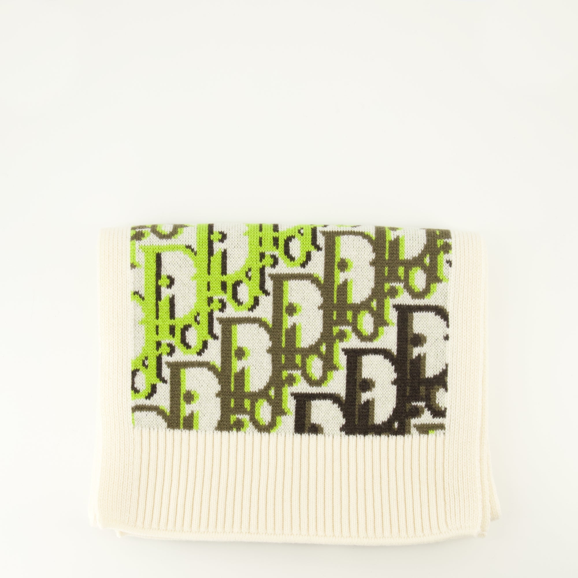 Imagen del artículo bufanda Dior Oblique verde de la marca Dior para Hombre - Temporada Primavera-Verano 2026 - Vista Trasera