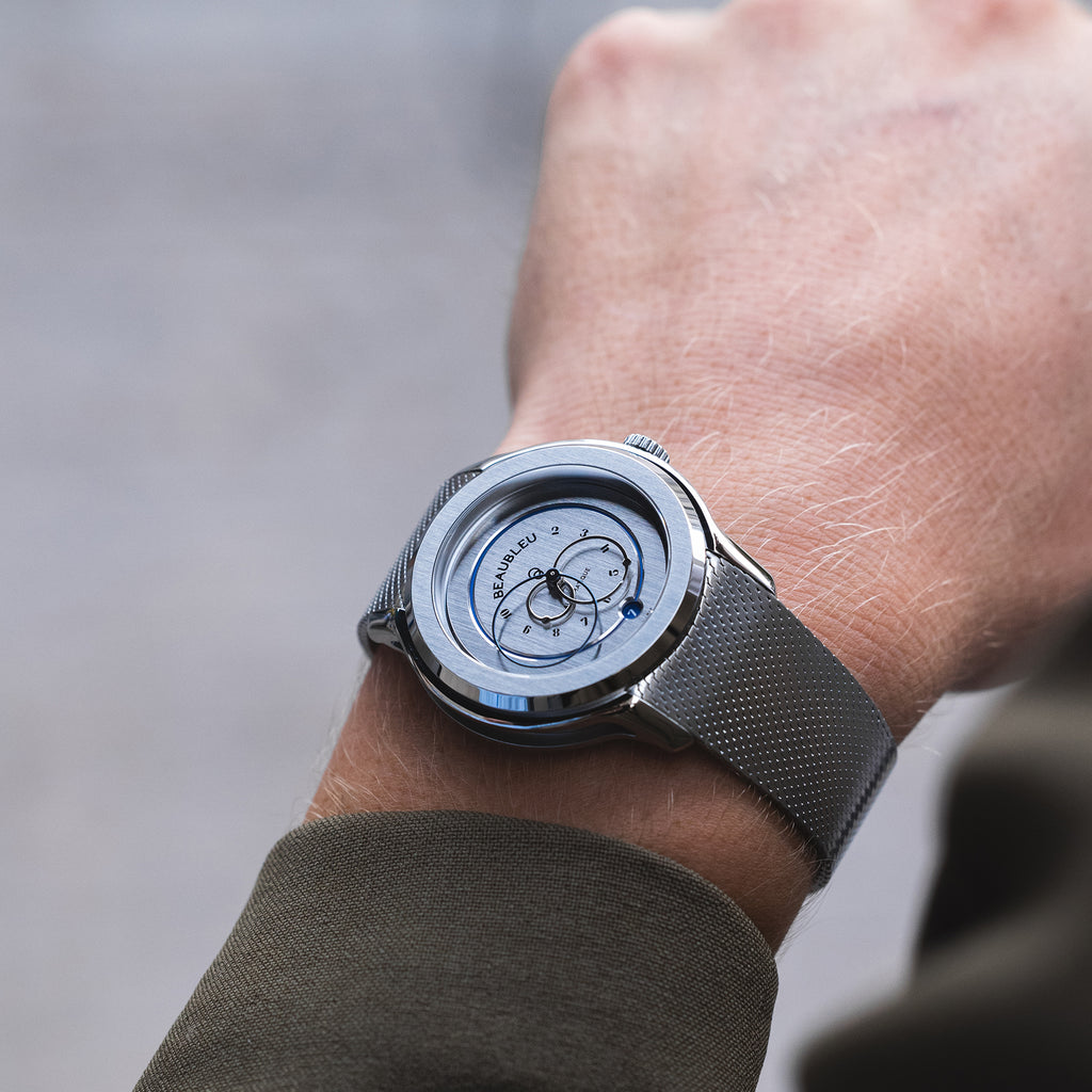 Image de l'article Montre Ecce Vesperal de la marque Beaubleu pour Unisex - Saison Automne-Hiver 2025 - Vue de Dos