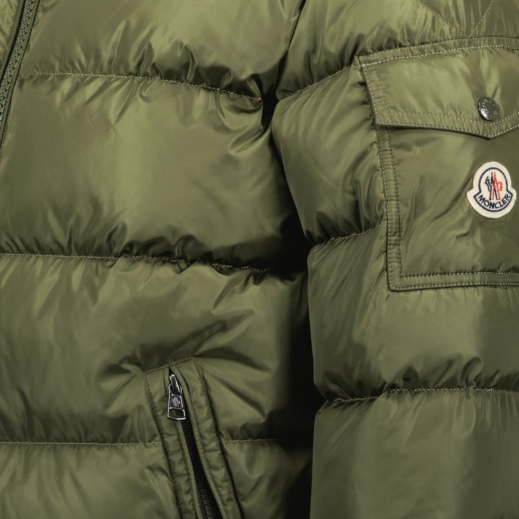 Image of the Moncler Men's Maya Down Jacket - Fall-Winter 2025 - Detailed View_3