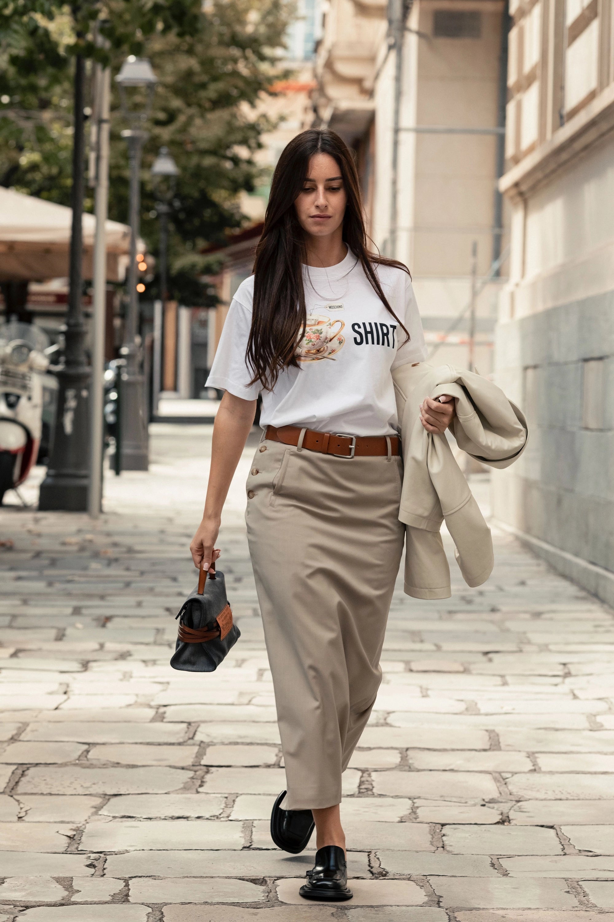 tenue moschino t-shirt, jupe et sac pour femme