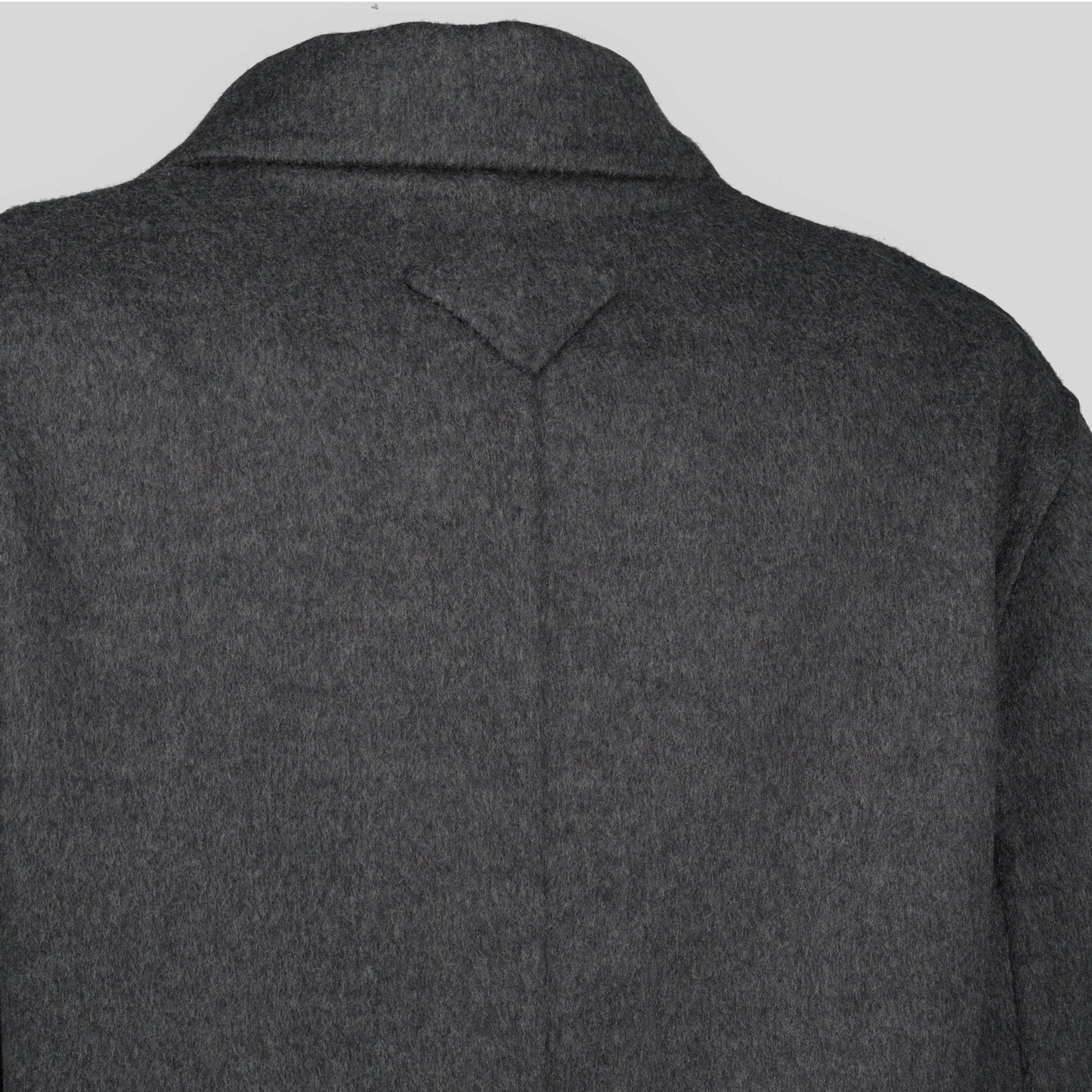 Image de l'article Manteau long en laine de la marque Prada pour Femme - Saison Automne-Hiver 2025 - Vue détaillée_5