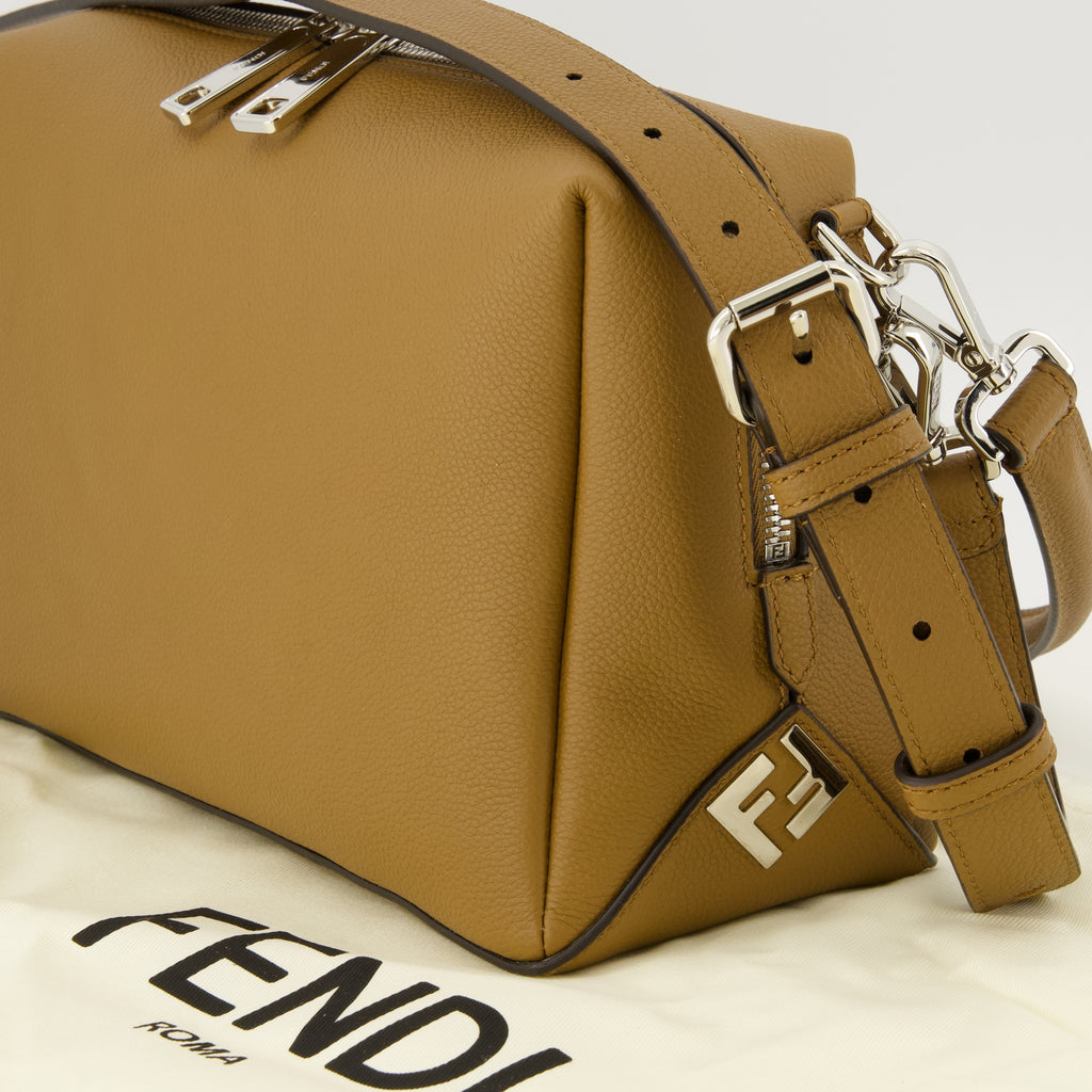 Image de l'article Sac Fendi Lui de la marque Fendi pour Homme - Saison Automne-Hiver 2025 - Vue détaillée_2