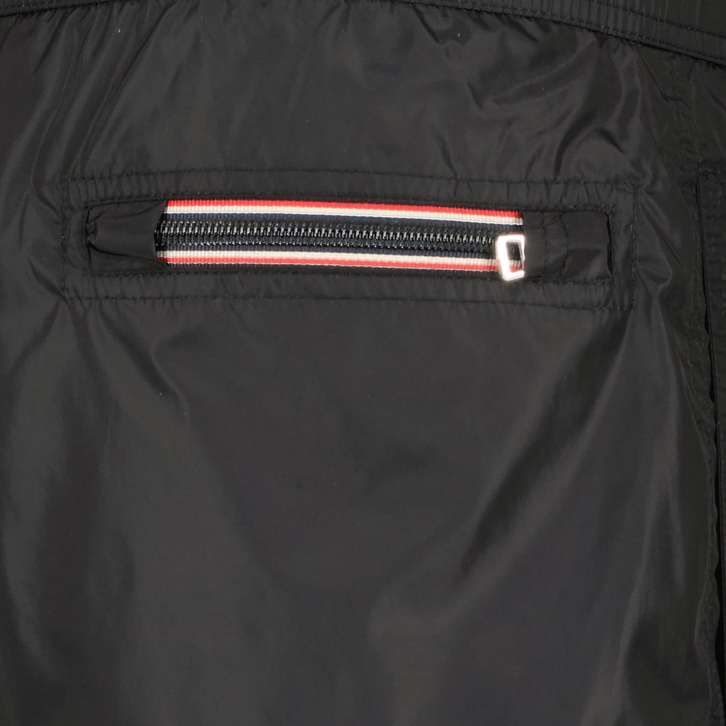 Image de l'article Maillot de bain à logo noir de la marque Moncler pour Homme - Saison Printemps-Été 2026 - Vue détaillée_2