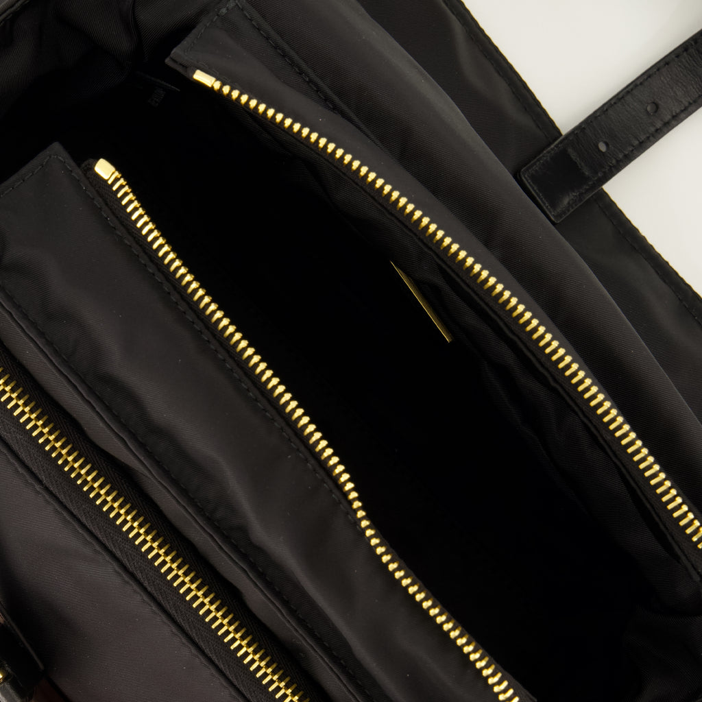 Sacs à main et épaule Explore Bag em Preto Re-Nylon Prada Noir Femme