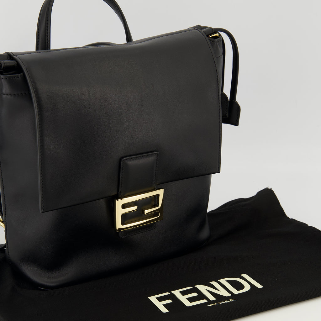 Image de l'article Sac à dos en cuir noir de la marque Fendi pour Femme - Saison Automne-Hiver 2025 - Vue détaillée_2