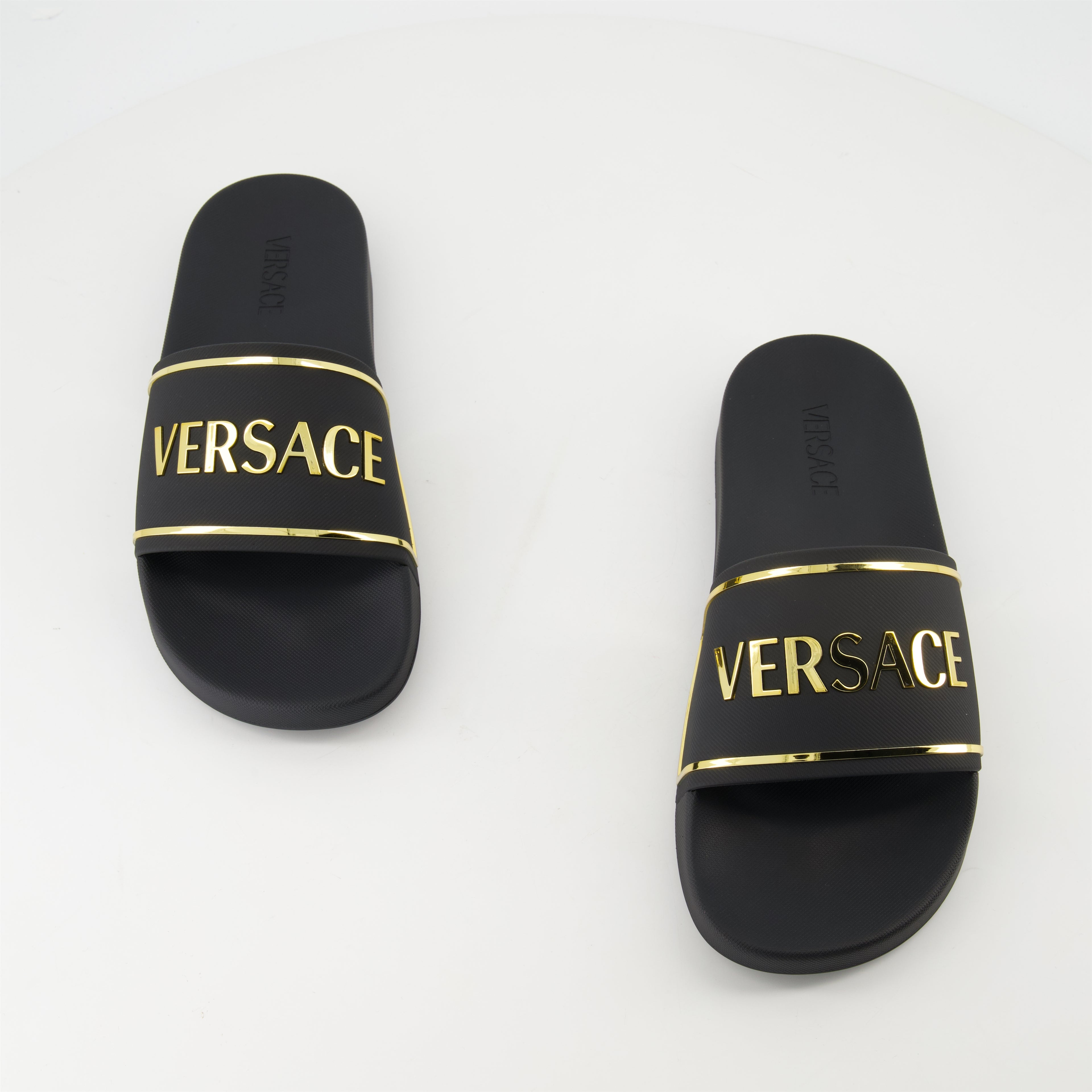 Scarpe aperte Claquettes à logo Versace Nero Homme