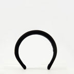 Imagen de la diadema de terciopelo negro de la marca Miu Miu para Mujer - Temporada Primavera-Verano 2026 - Vista Frontal
