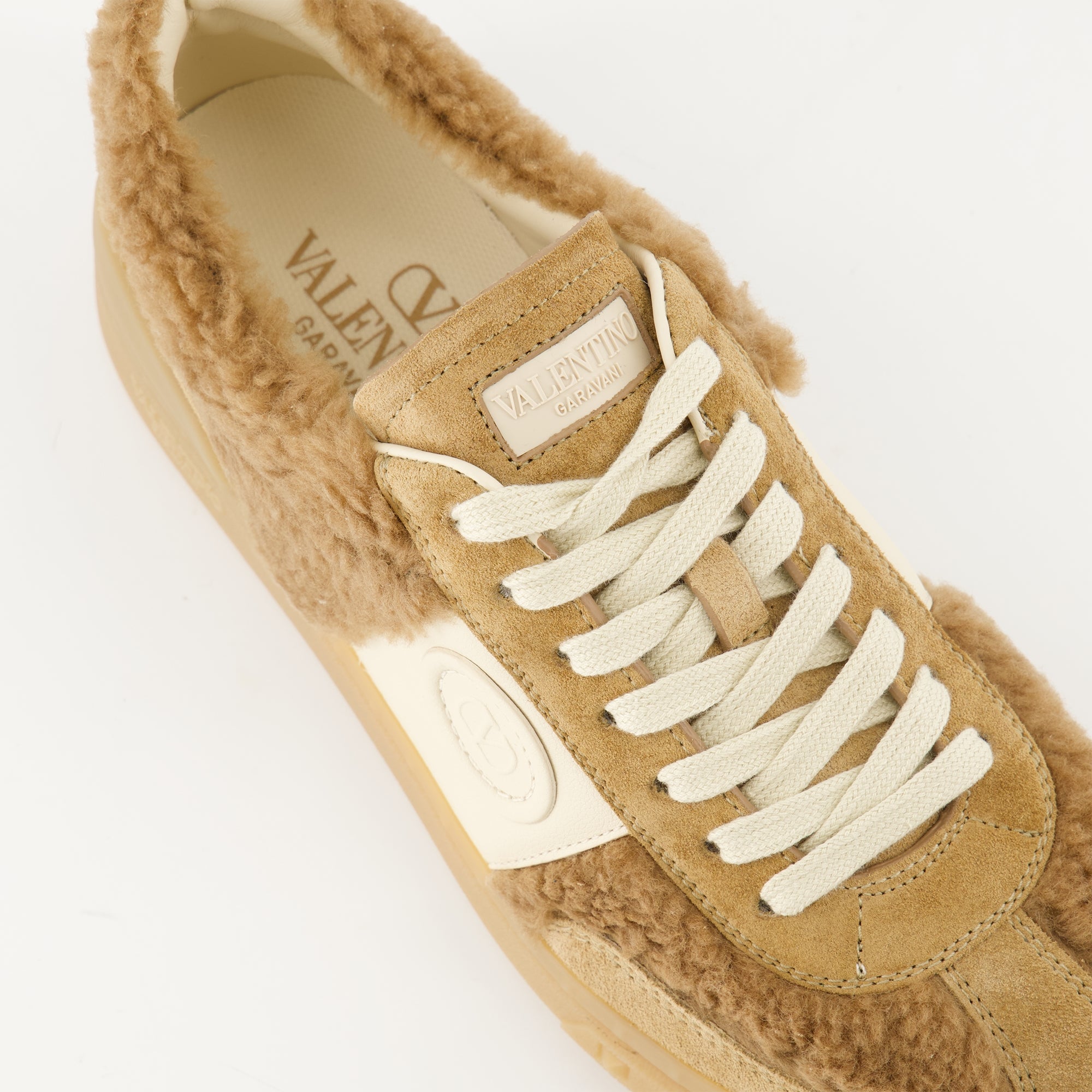 Image de l'article Baskets UpVillage de la marque Valentino Garavani pour Femme - Saison Automne-Hiver 2025 - Vue détaillée de haut