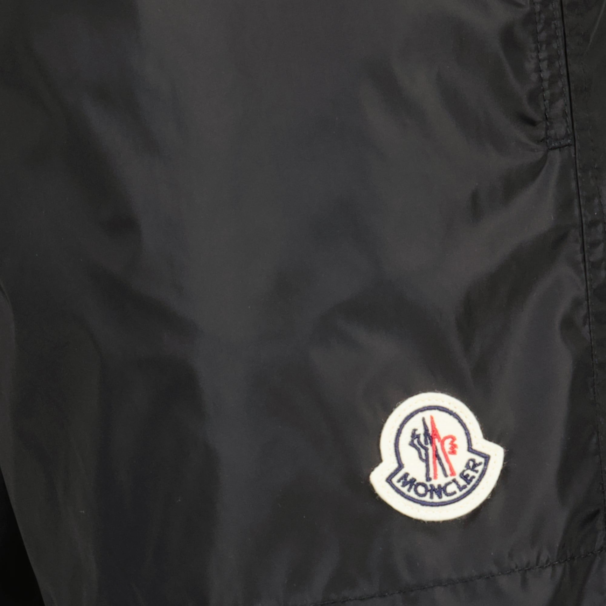 Image de l'article Maillot de bain à logo noir de la marque Moncler pour Homme - Saison Printemps-Été 2026 - Vue détaillée_1