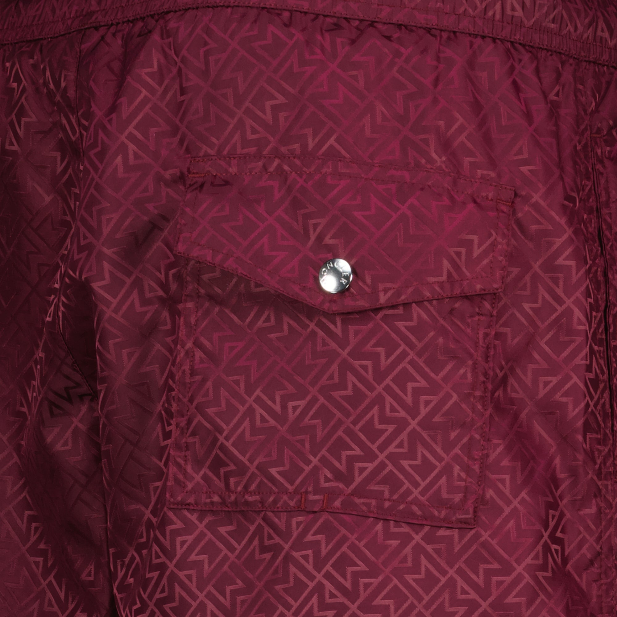 Image de l'article Short de bain monogramme de la marque Moncler pour Homme - Saison Printemps-Été 2025 - Vue détaillée_2